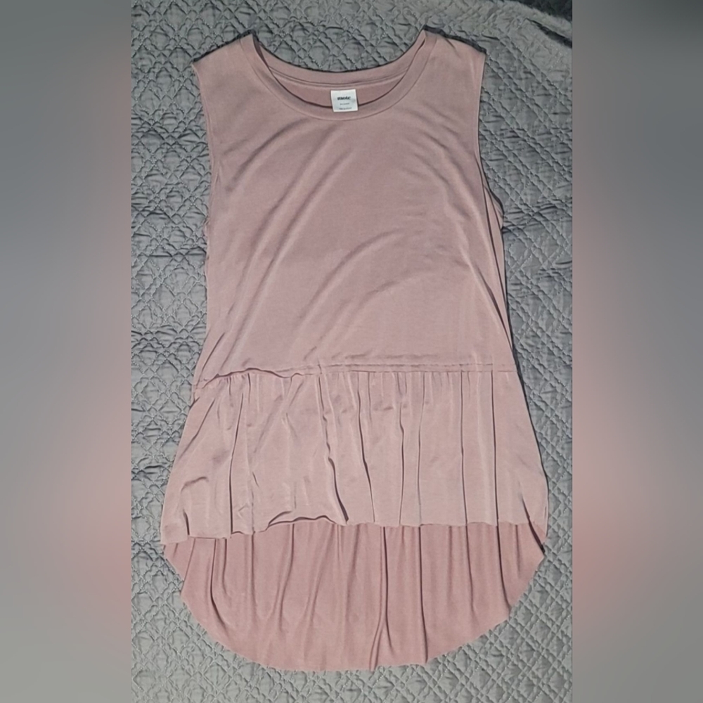 Pink high-low flowy tank top